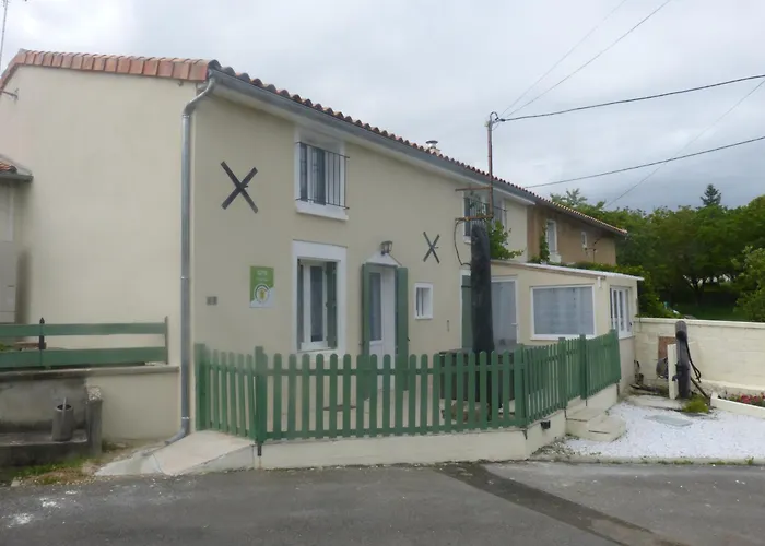 Сasa de vacaciones Les Fontaines *